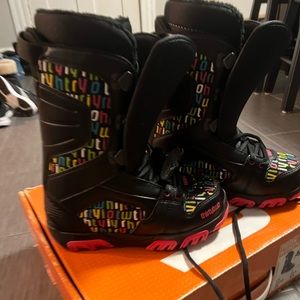 Women’s size 7 Thirtytwo brand snowboarding boots